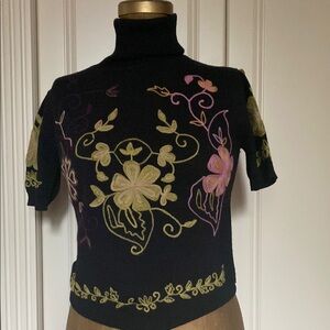 Embroidered Floral Sweater. Size L